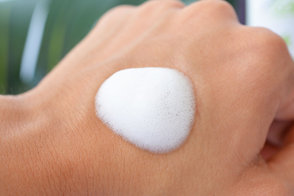 Mousse nettoyante visage bio YLAE