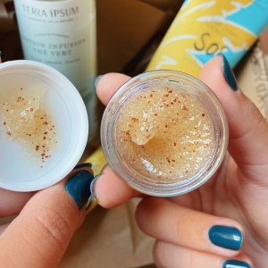 Gelée exfoliante bio pour les lèvres