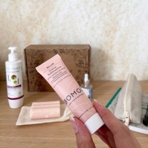 Crème Teintée illuminatrice 2 en 1 Bio de BOMOÏ