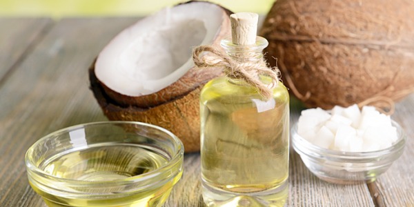 6 façons d'utiliser l'huile de coco en cosmétique