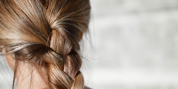 5 conseils pour préparer vos cheveux à l'été