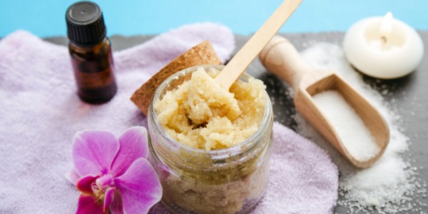 Comment préparer un gommage naturel fait maison ?