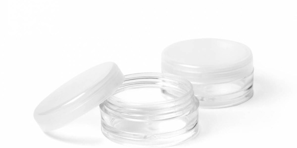 Plus de naturel avec les cosmétiques rechargeables