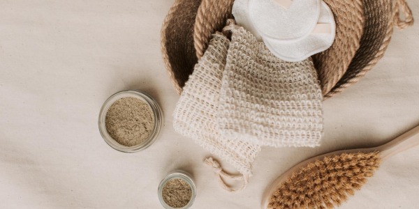 6 bienfaits du Rhassoul sur la peau et les cheveux