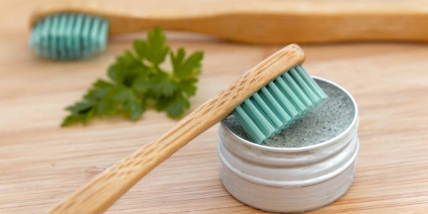 4 bonnes raisons d'utiliser un dentifrice solide