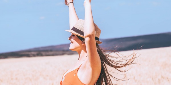 Comment protéger naturellement ses cheveux en été ?
