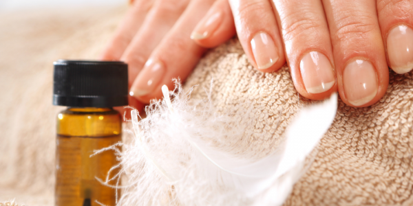 Astuces pour des ongles forts et sains au naturel 
