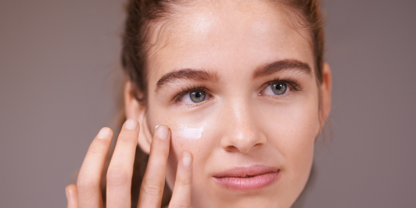 Le rôle crucial de l’hydratation dans une routine beauté (et pourquoi votre peau vous dira merci)