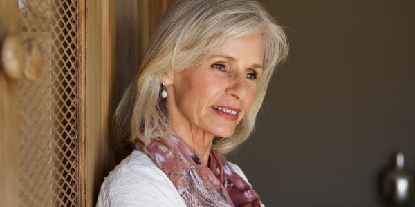 S’épanouir pleinement en valorisant sa beauté et son bien-être après 60 ans