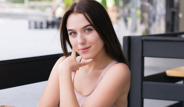 Maquillage peau nue bio : 5 étapes pour un teint parfait qui semble naturel