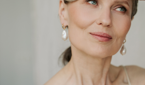 Peau mature : 6 erreurs courantes avec votre crème hydratante bio et comment les corriger