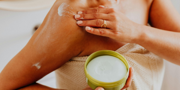Cicatrice de brûlure : quels soins appliquer pour aider la peau à se réparer ?